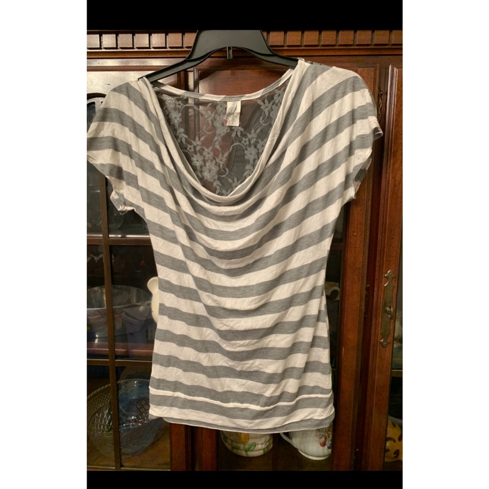 Discreet Shirt Gray & White Stripe Shirt Size Large